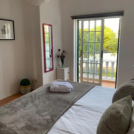 بيت للعطل Moradia A 5 Minutos Da *